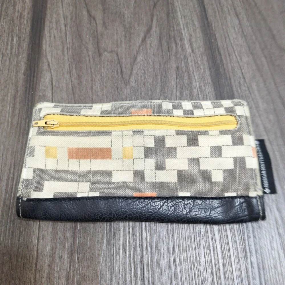Rebekah Scott Designs Geometric Fabric Bifold Wallet Gray Orange Black Snap Zip